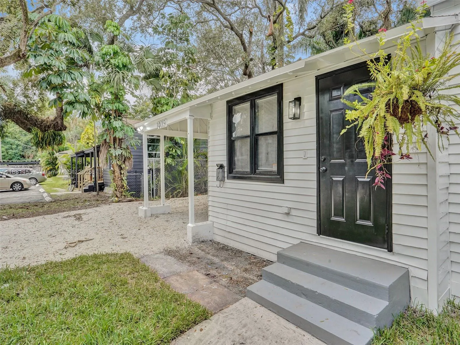 1409 SW 1st Street