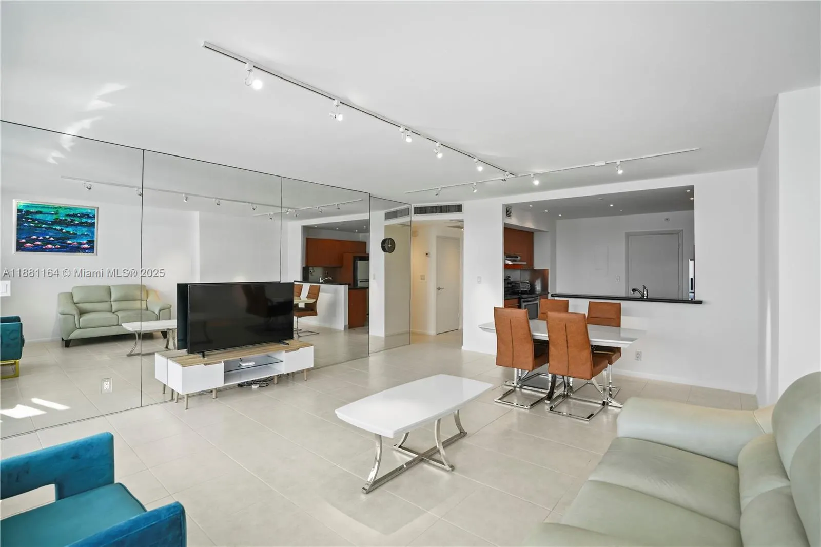 3333 NE 34th St, #711