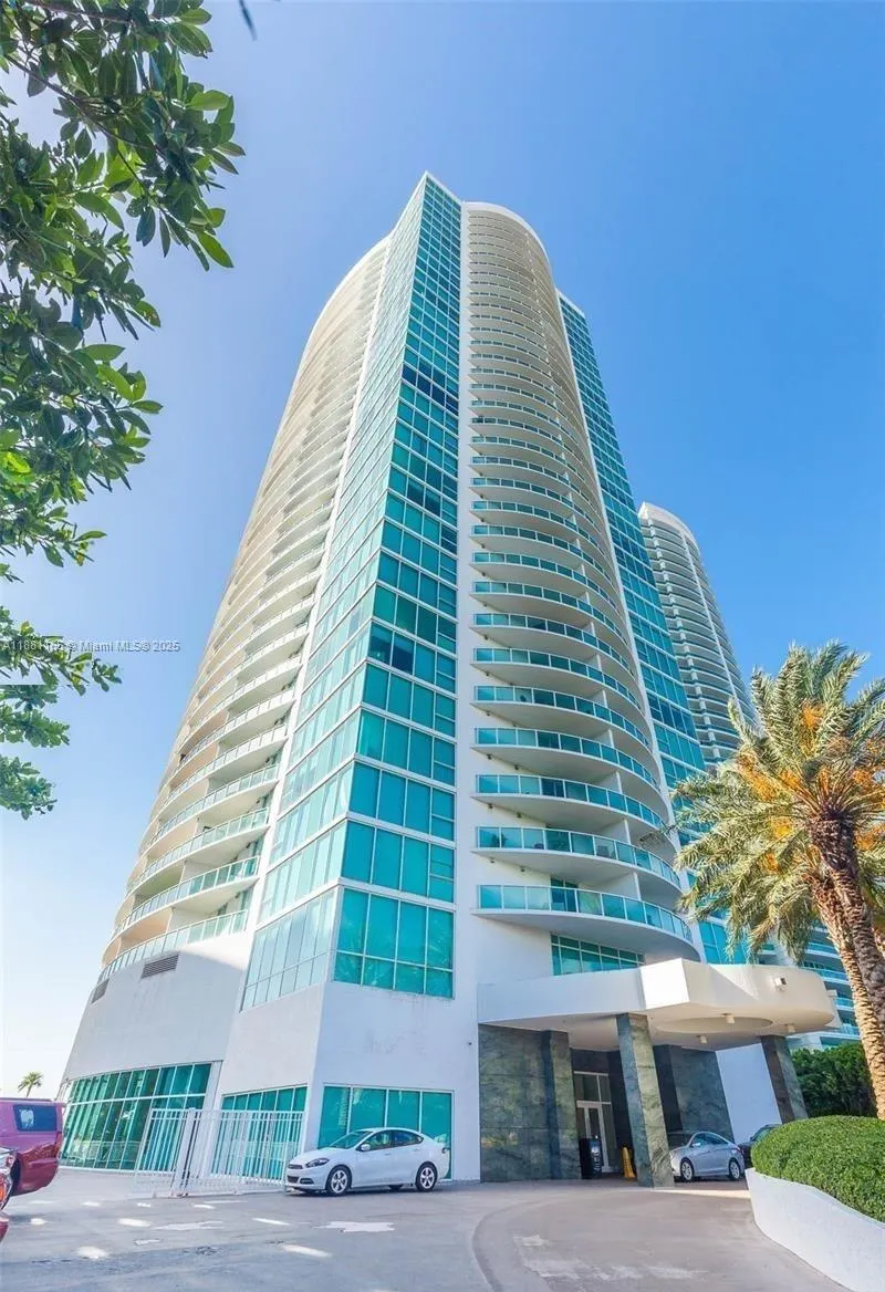 2101 Brickell Ave, #308