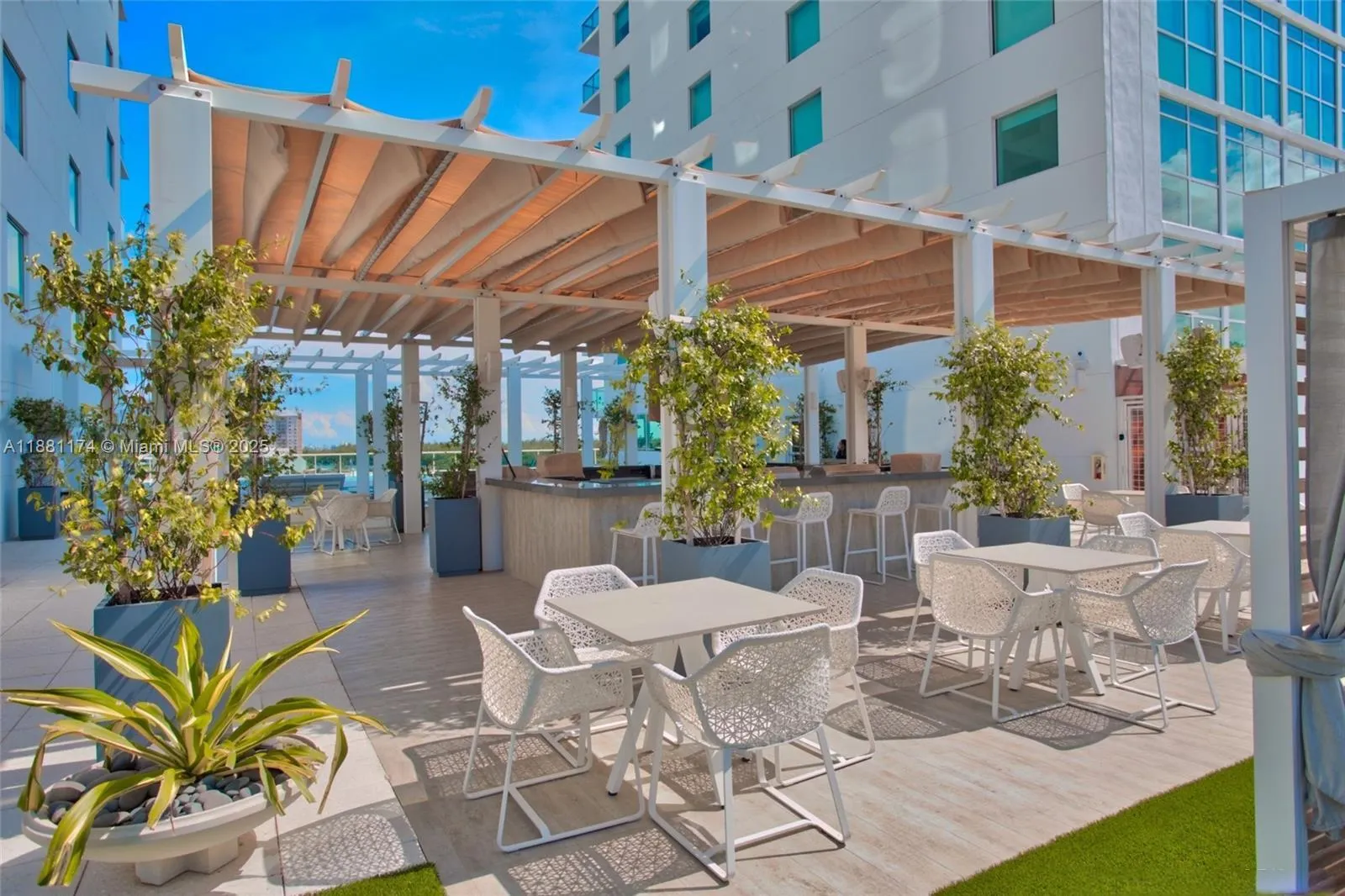 400 Sunny Isles Blvd, #1122 CORNER UNIT