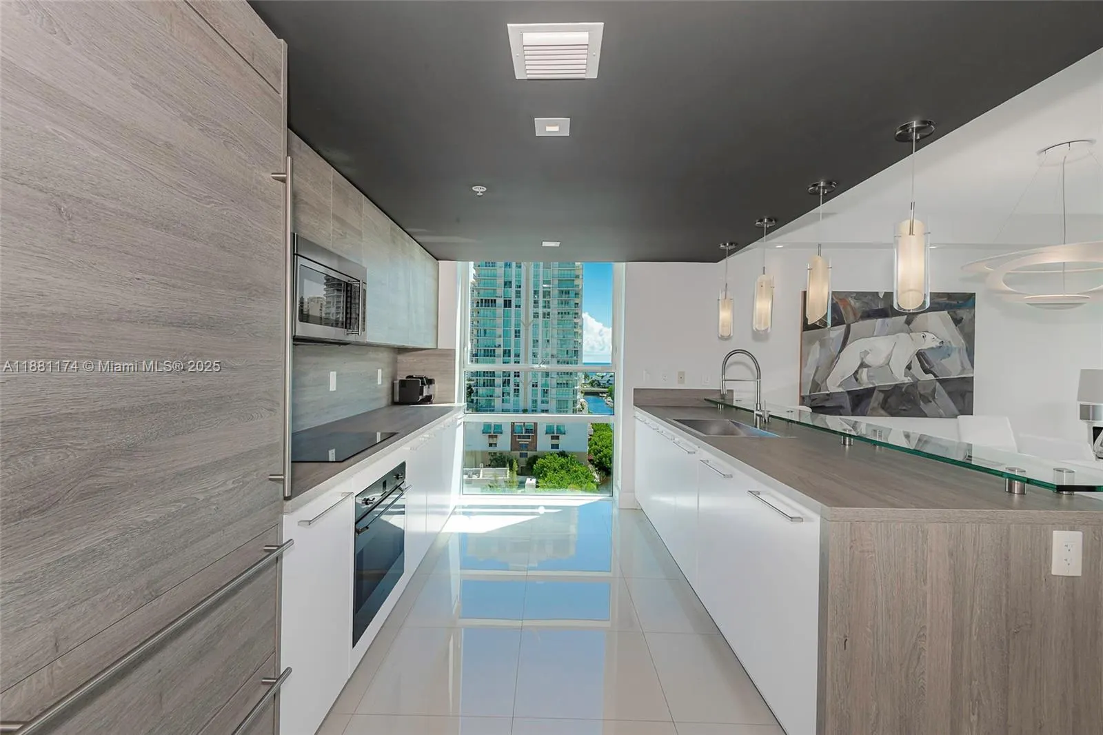 400 Sunny Isles Blvd, #1122 CORNER UNIT