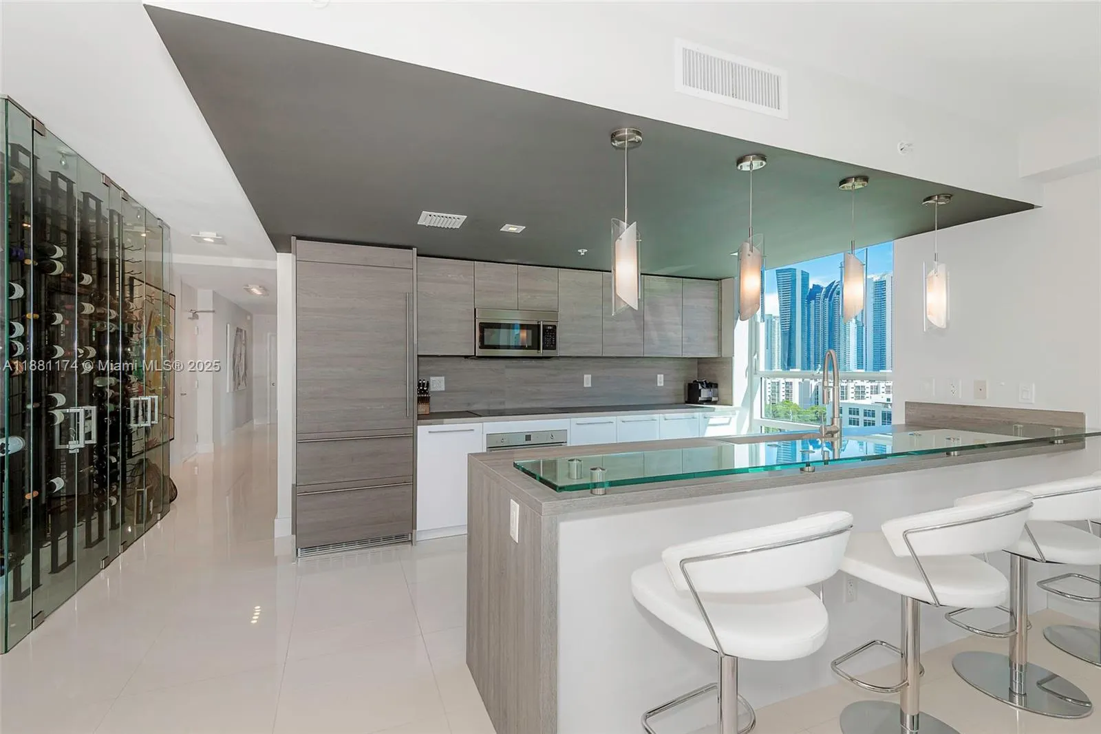 400 Sunny Isles Blvd, #1122 CORNER UNIT
