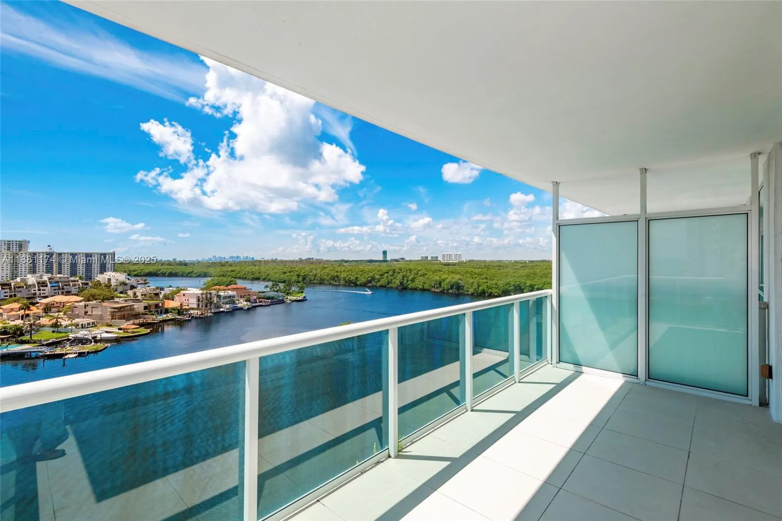 400 Sunny Isles Blvd, #1122 CORNER UNIT