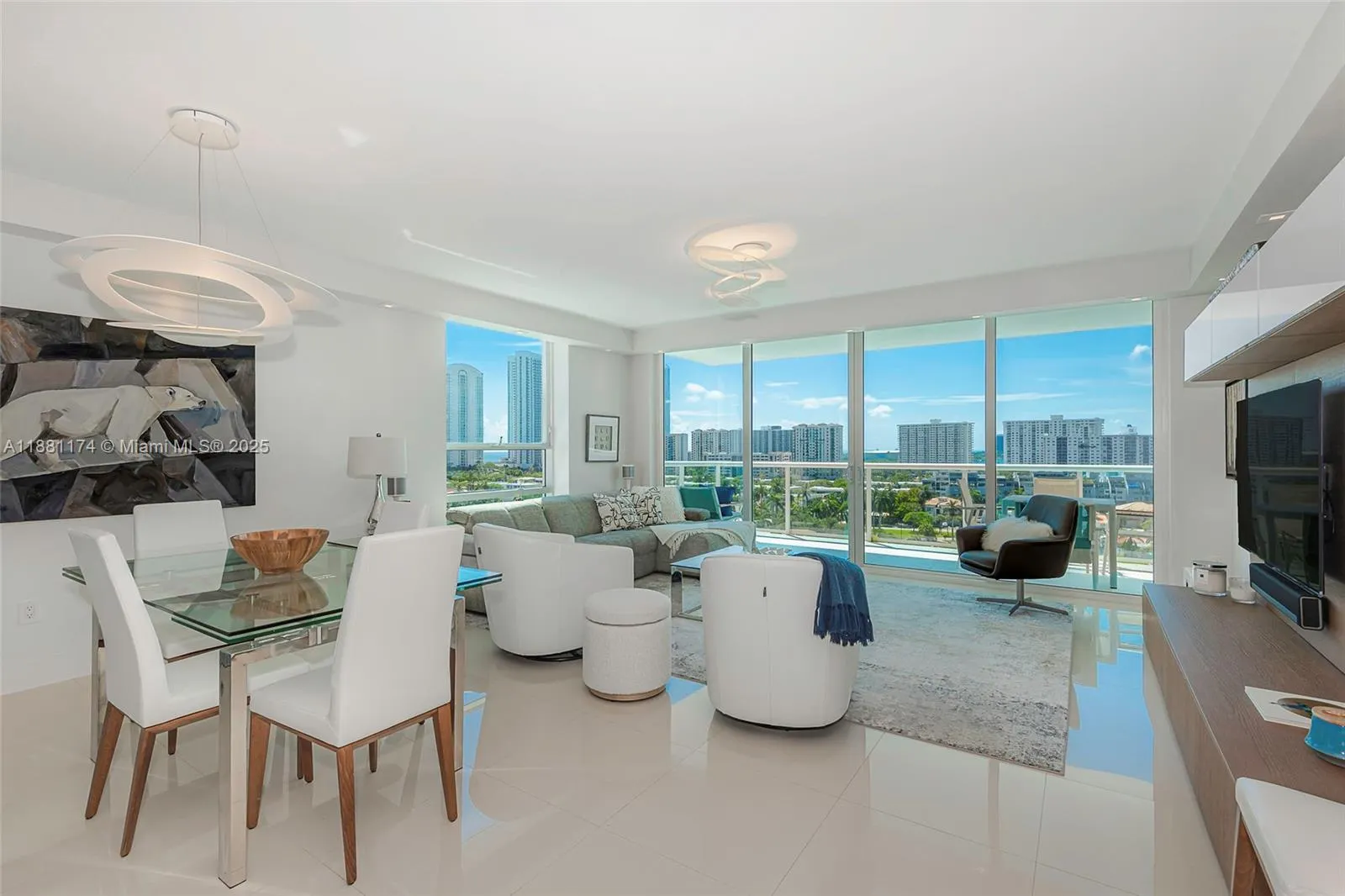 400 Sunny Isles Blvd, #1122 CORNER UNIT