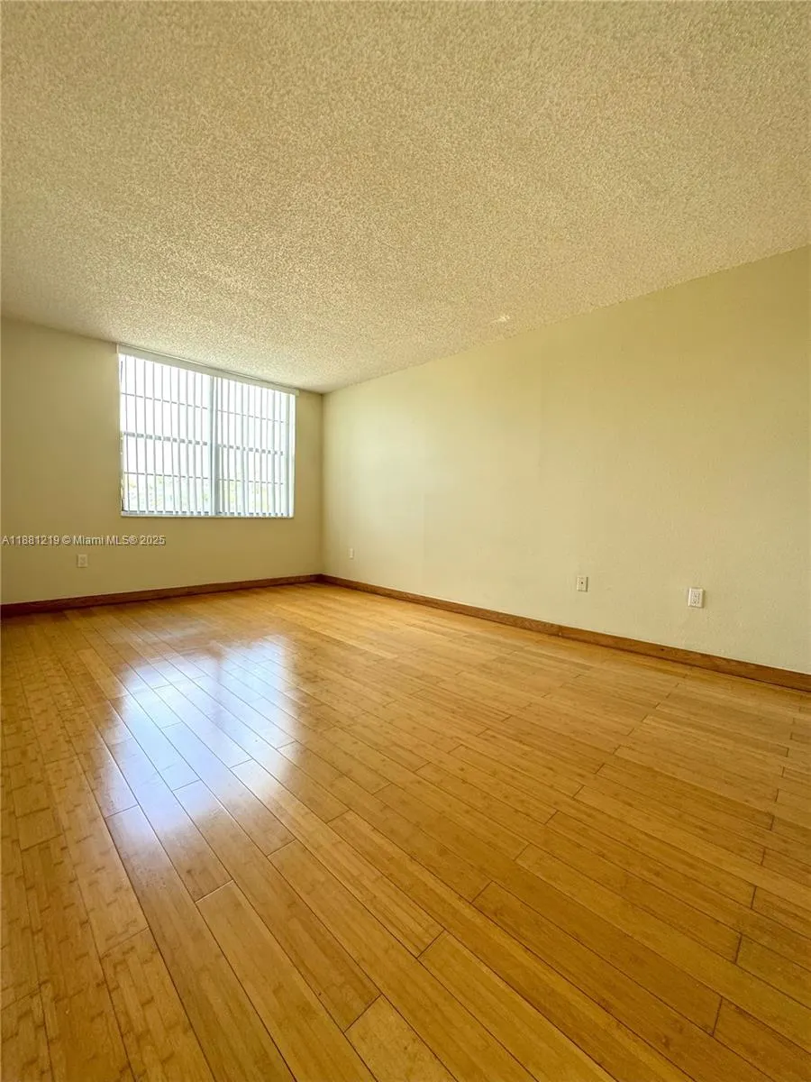 9320 Fontainebleau Blvd, #404