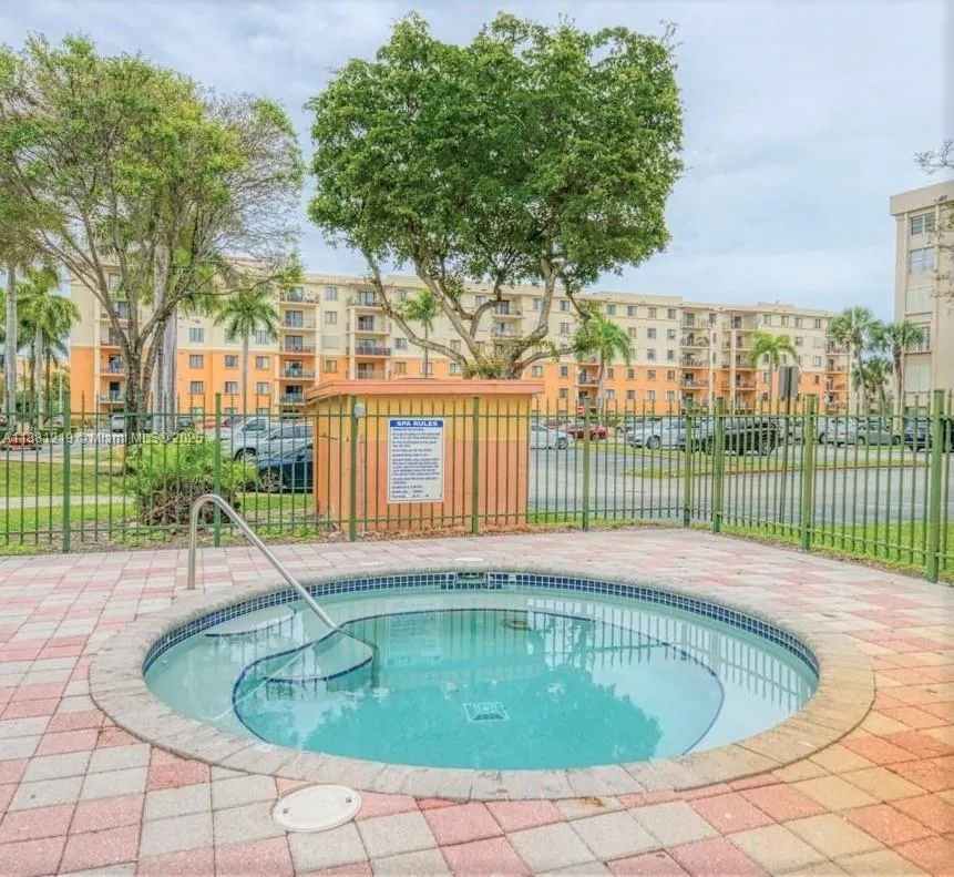 9320 Fontainebleau Blvd, #404
