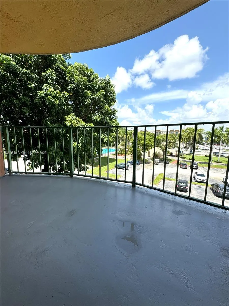 9320 Fontainebleau Blvd, #404