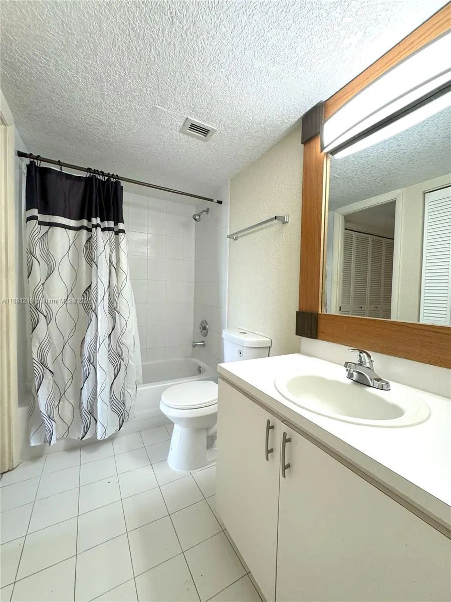 9320 Fontainebleau Blvd, #404