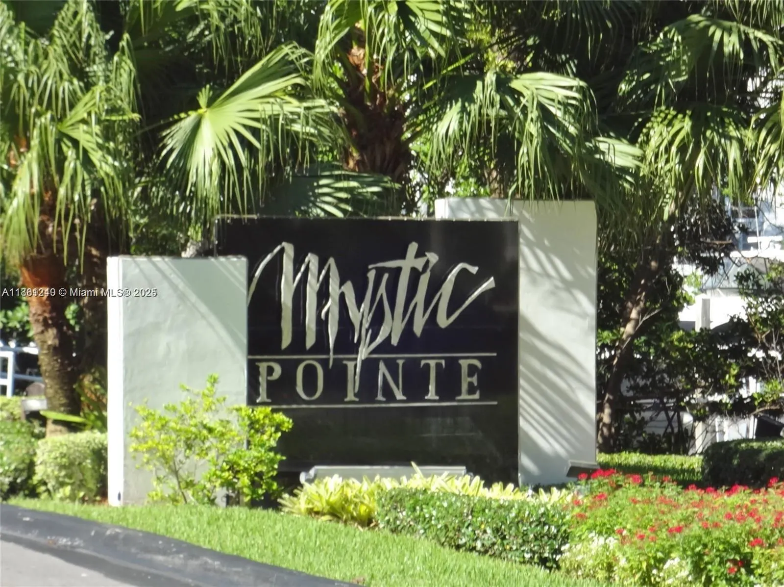 3575 Mystic Pointe Dr