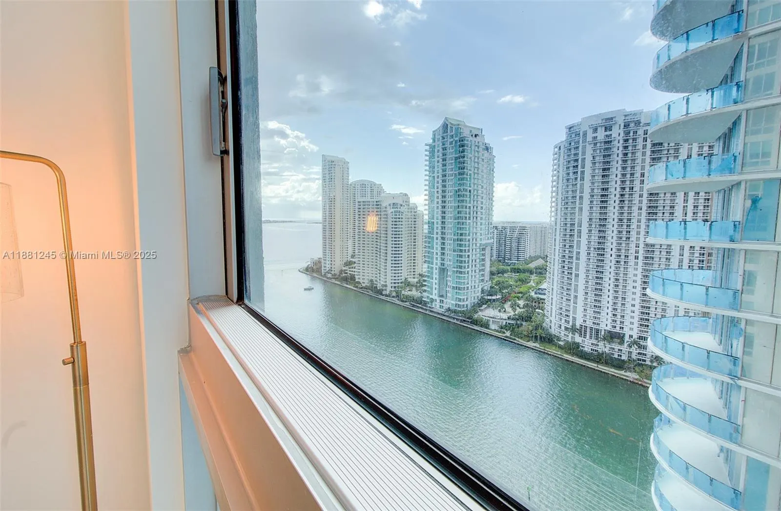 300 S Biscayne Blvd, #T-2104