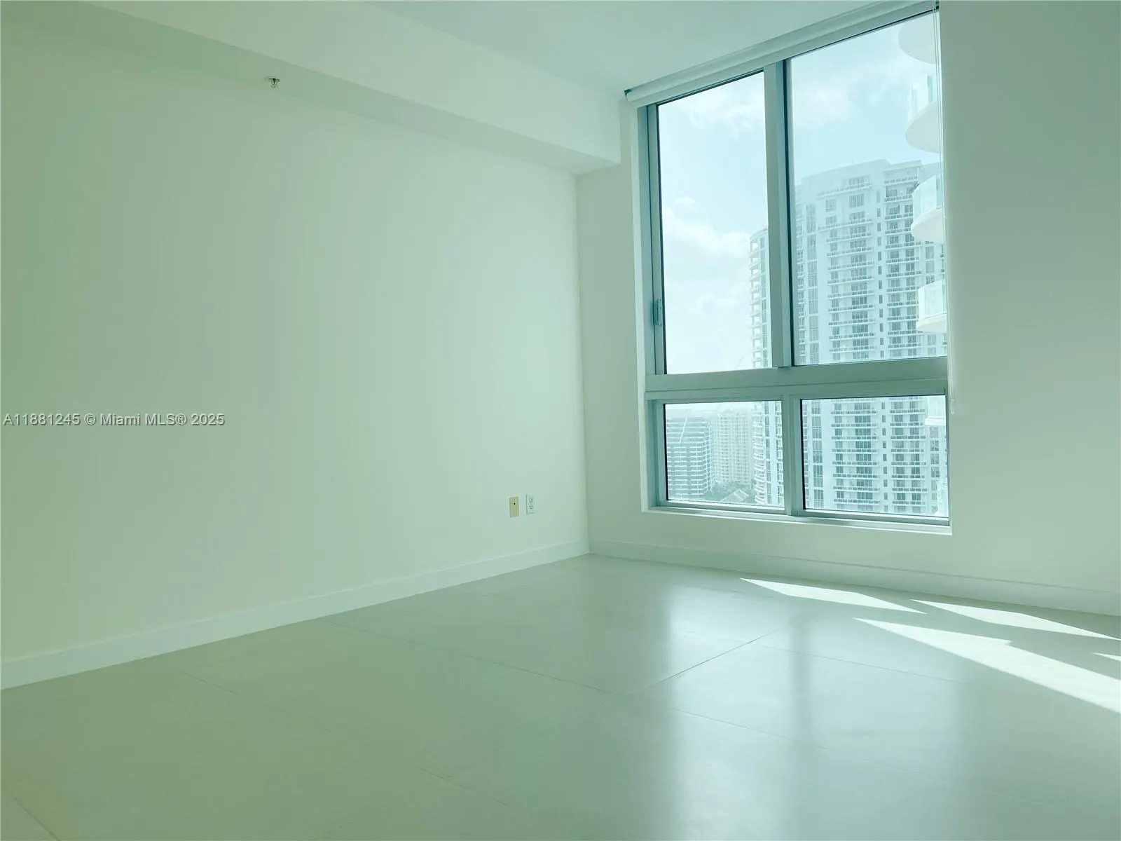 300 S Biscayne Blvd, #T-2104