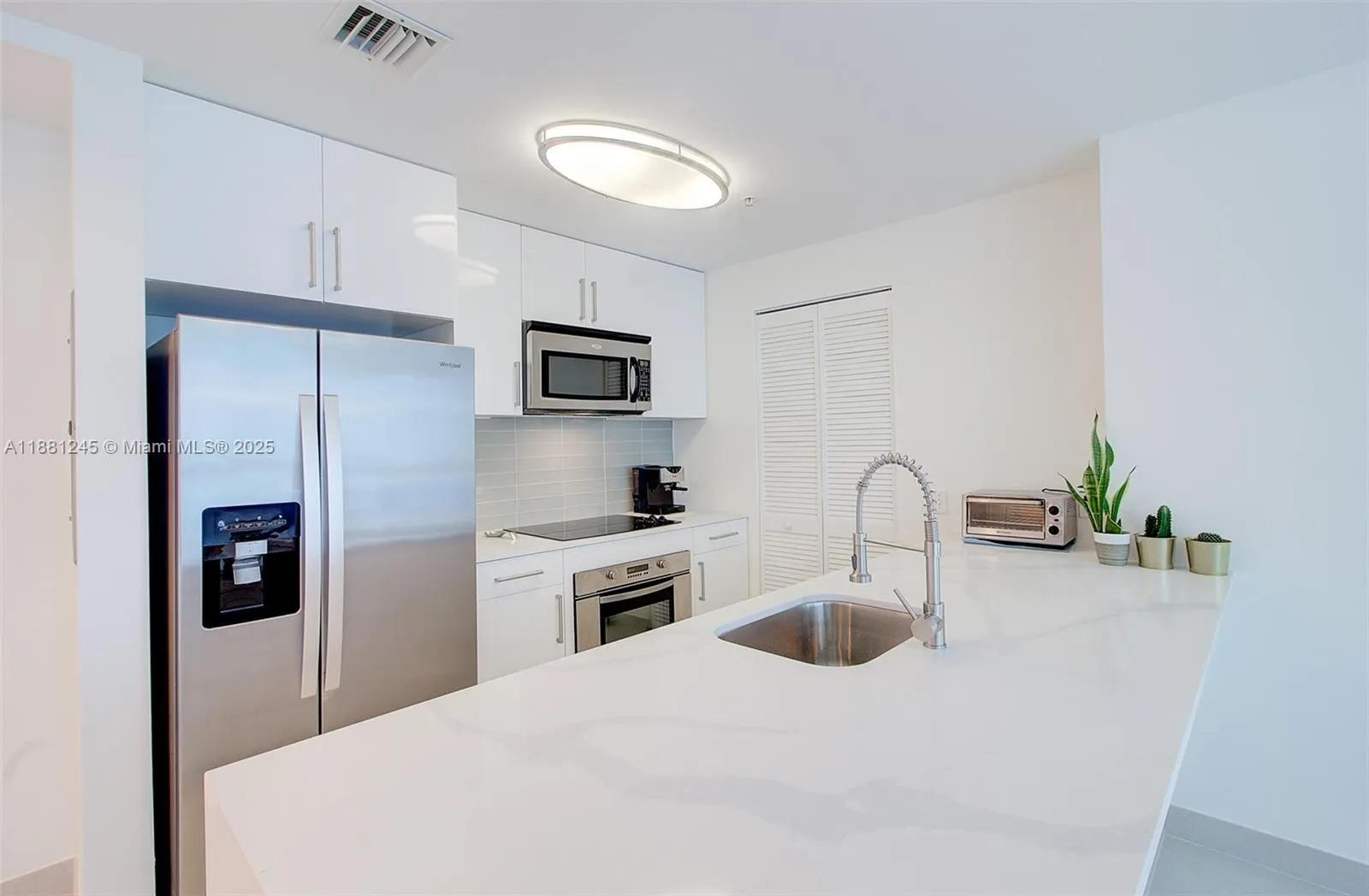 300 S Biscayne Blvd, #T-2104
