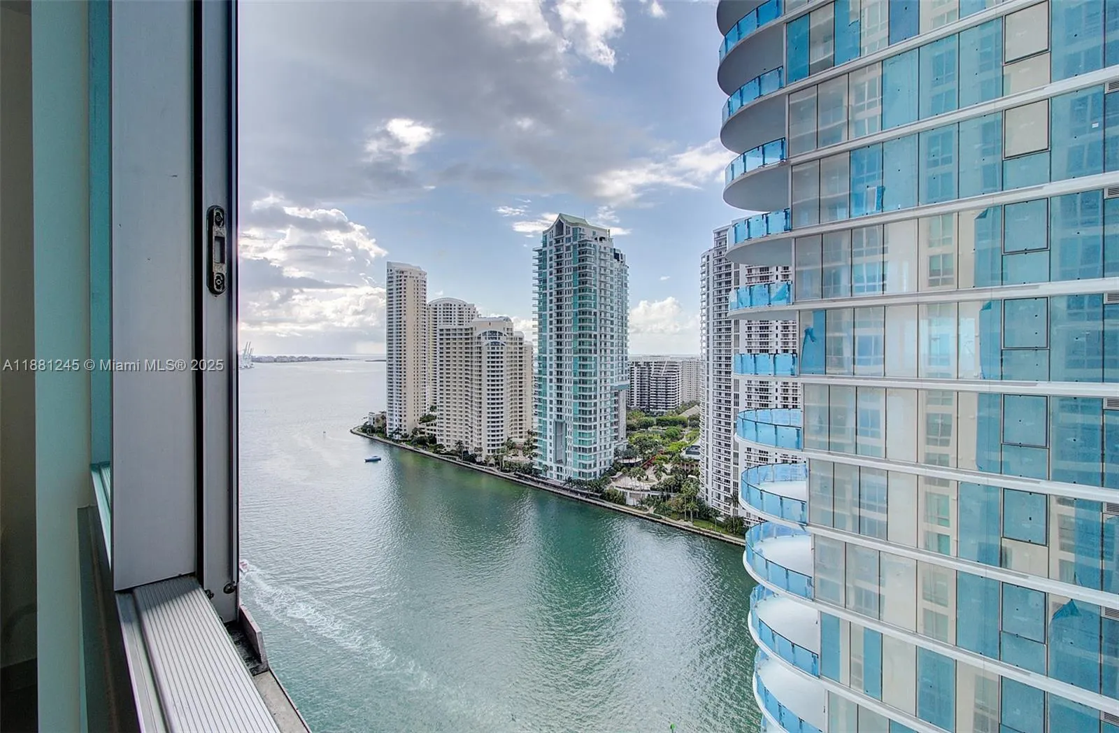300 S Biscayne Blvd, #T-2104