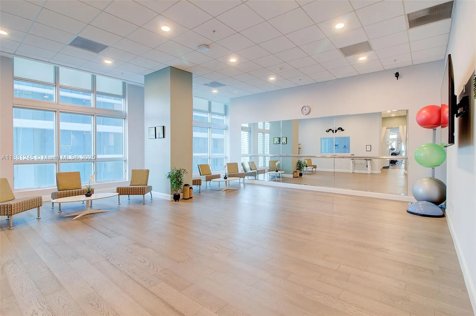 300 S Biscayne Blvd, #T-2104