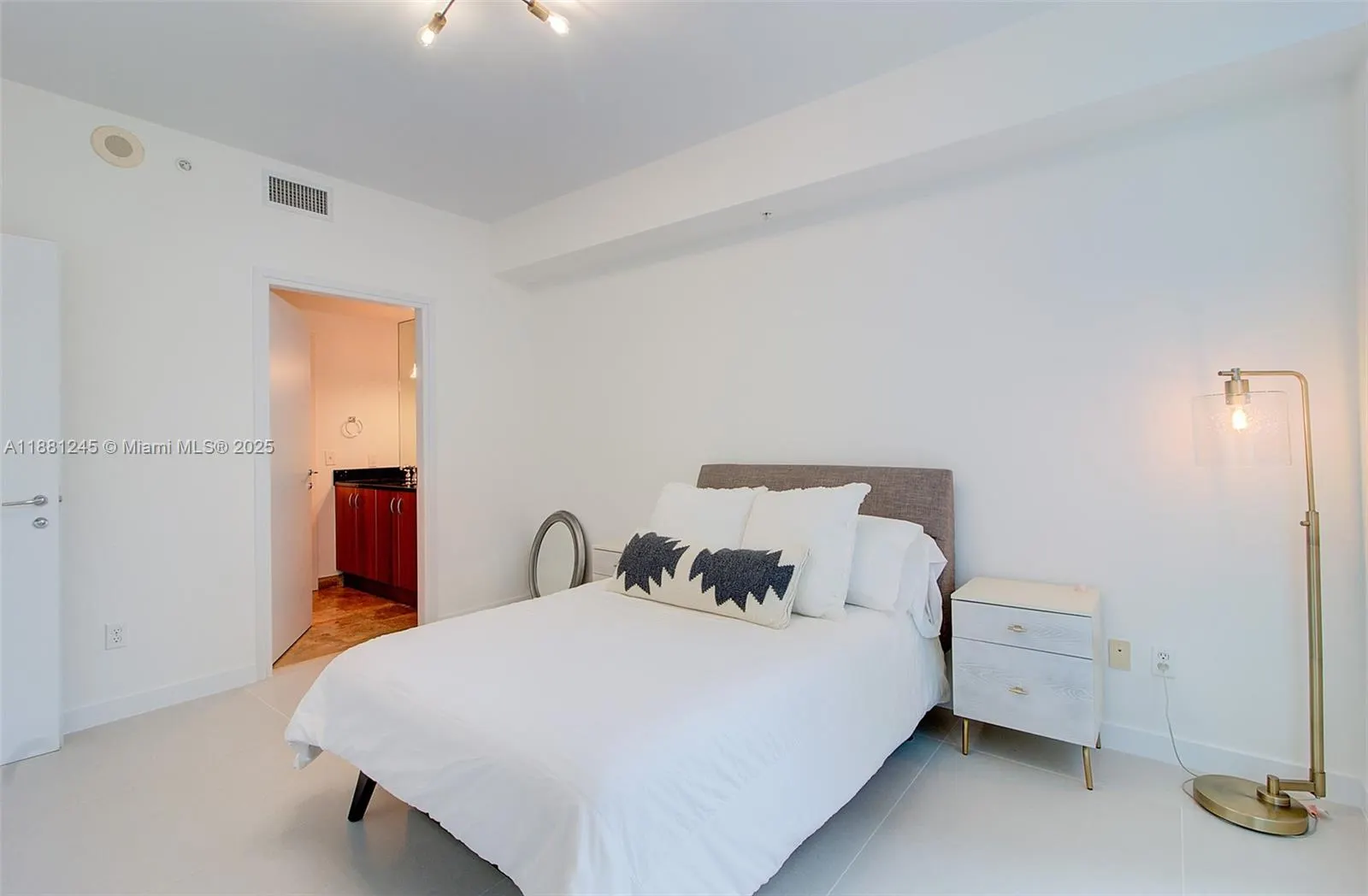 300 S Biscayne Blvd, #T-2104