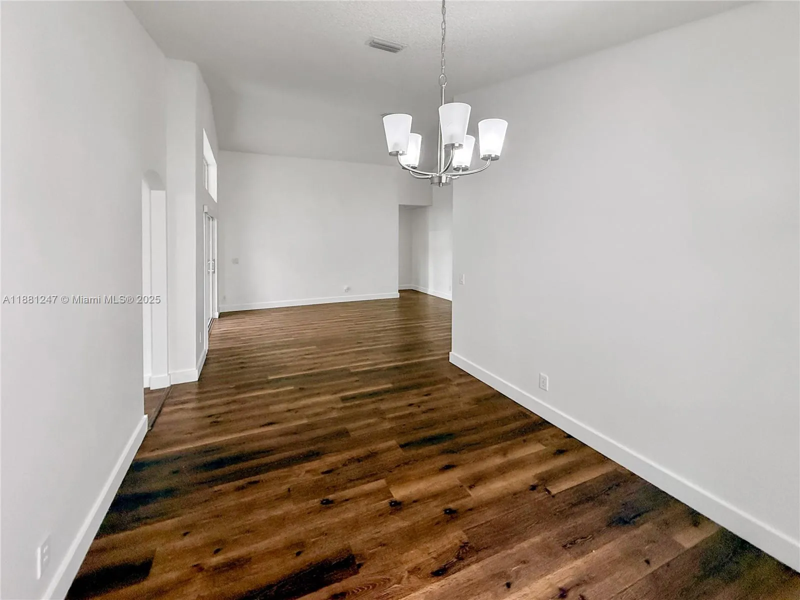 611 Carrington Ln