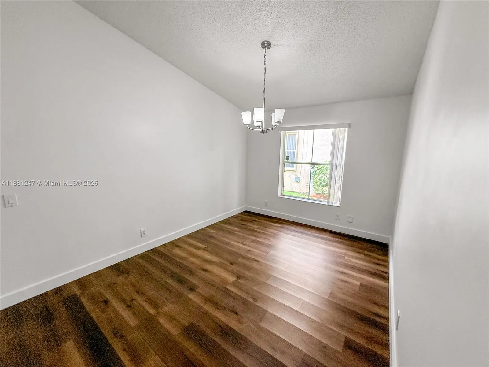611 Carrington Ln
