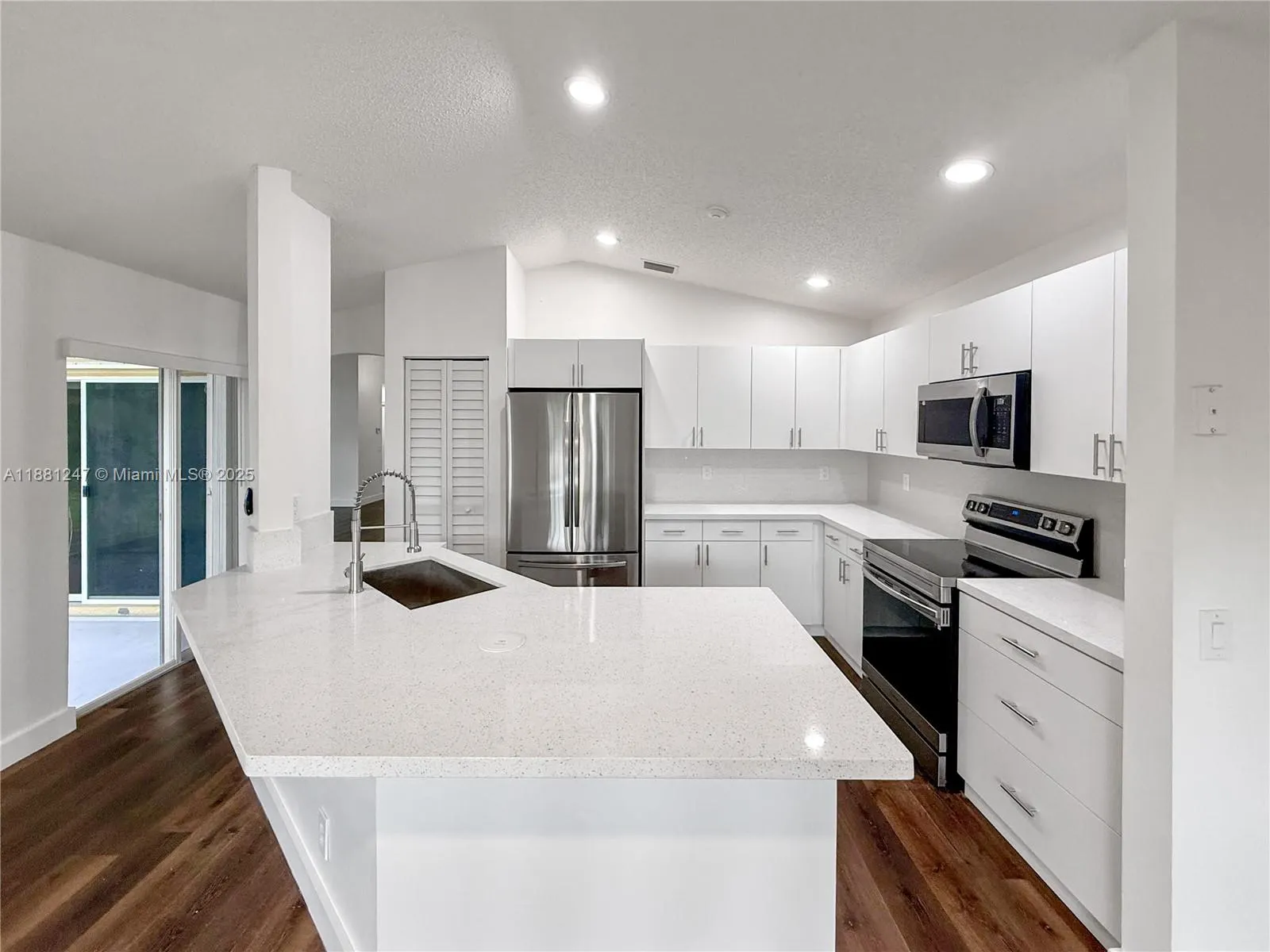 611 Carrington Ln