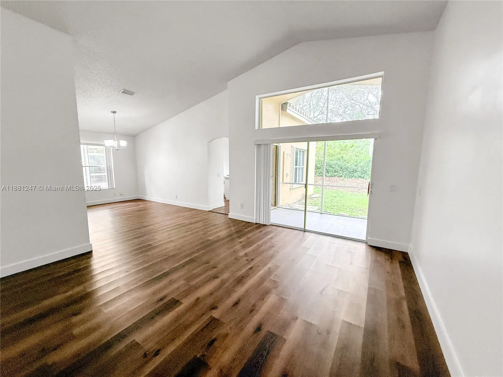 611 Carrington Ln