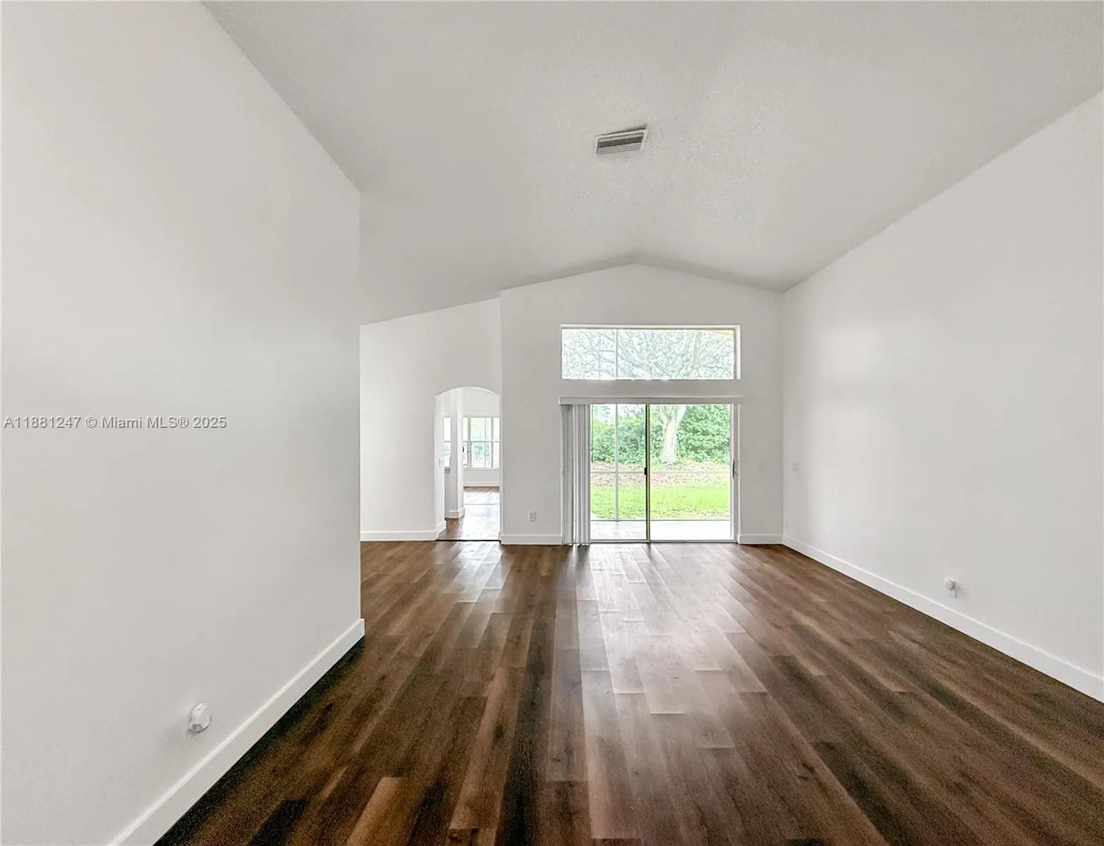 611 Carrington Ln