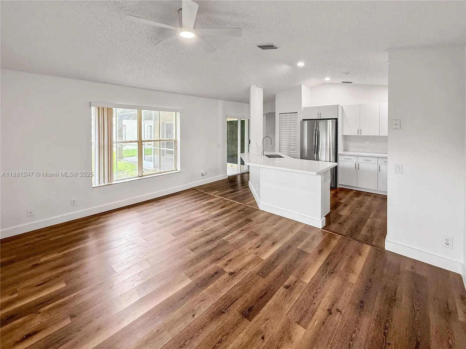 611 Carrington Ln