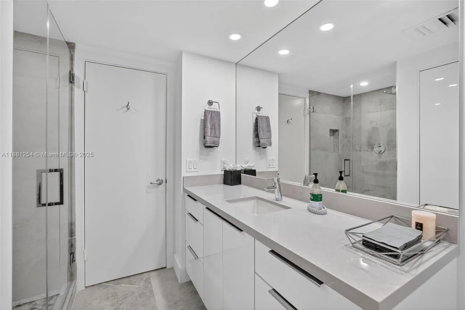 3610 Yacht Club Dr, #508