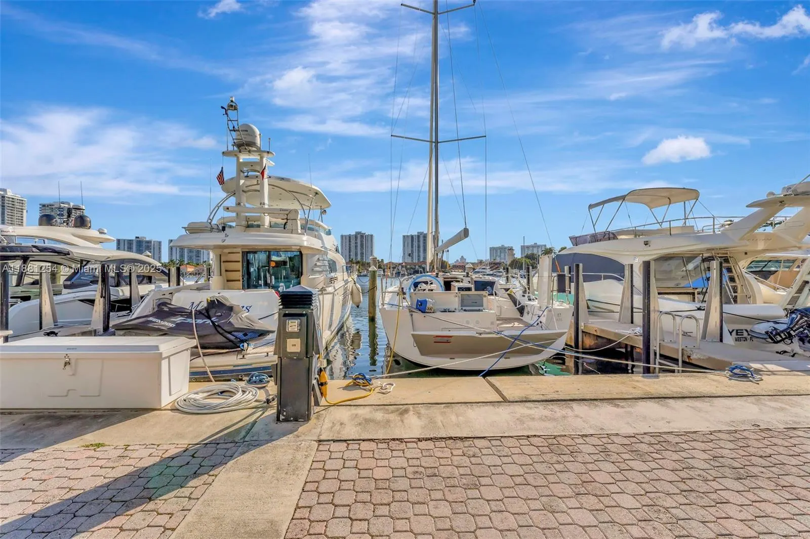 3610 Yacht Club Dr, #508
