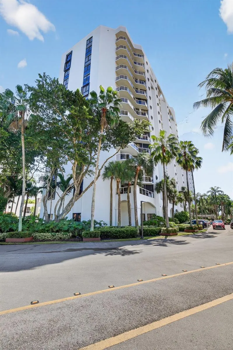 3610 Yacht Club Dr, #508