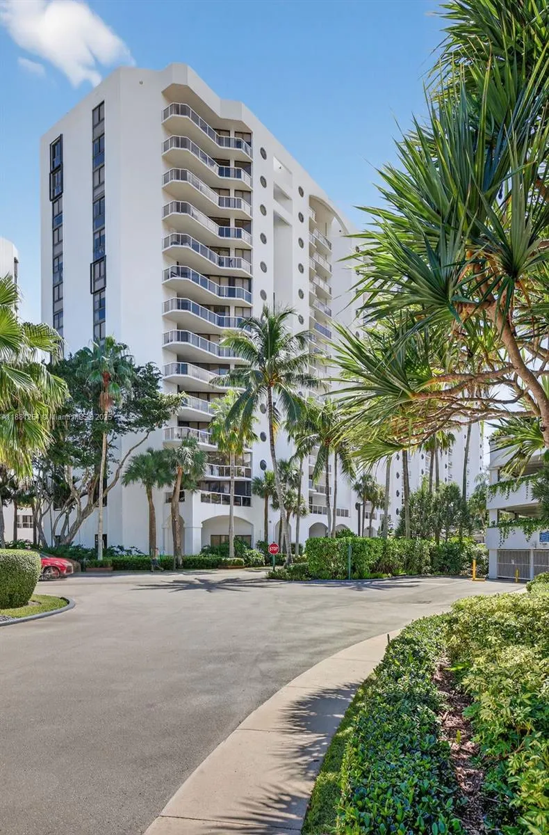 3610 Yacht Club Dr, #508