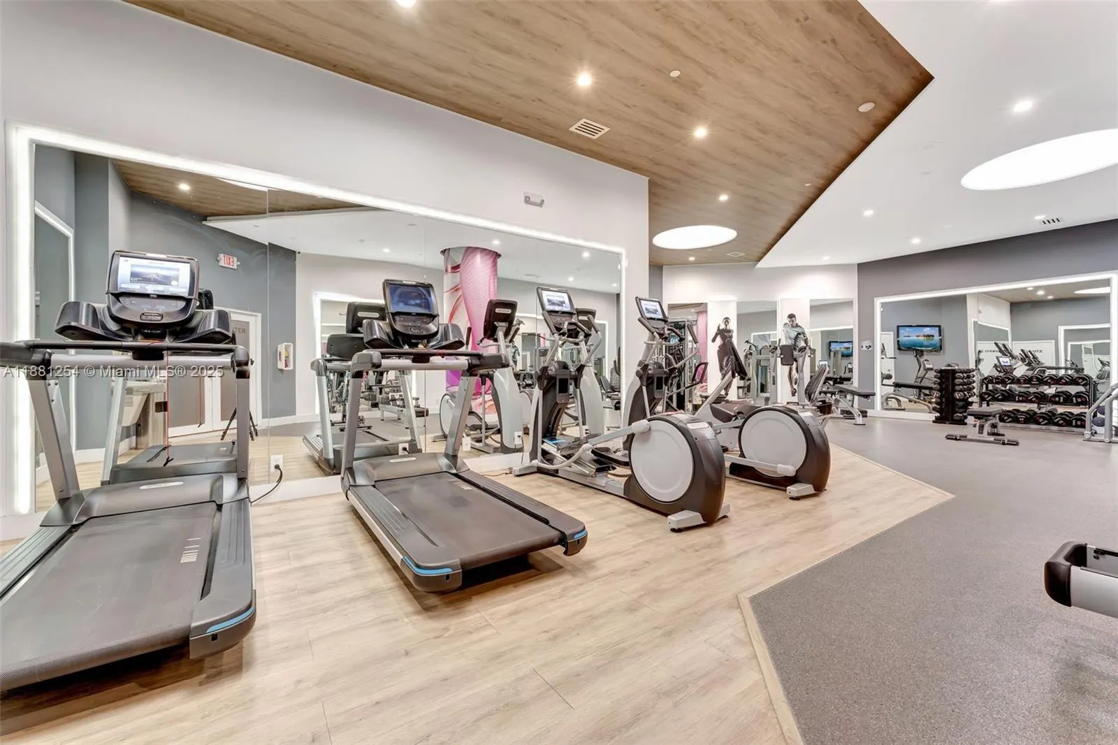 3610 Yacht Club Dr, #508