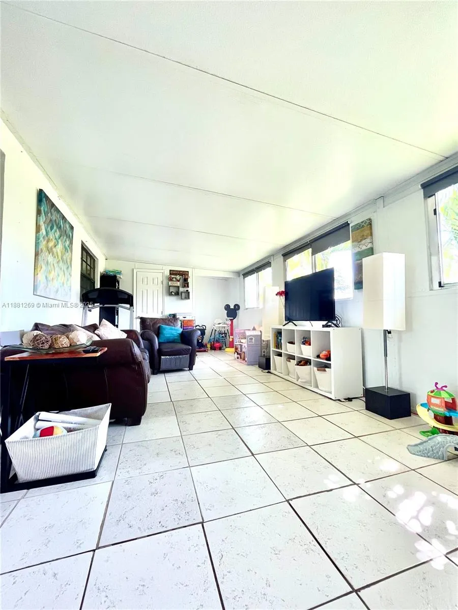 3860 NW 59th Ave
