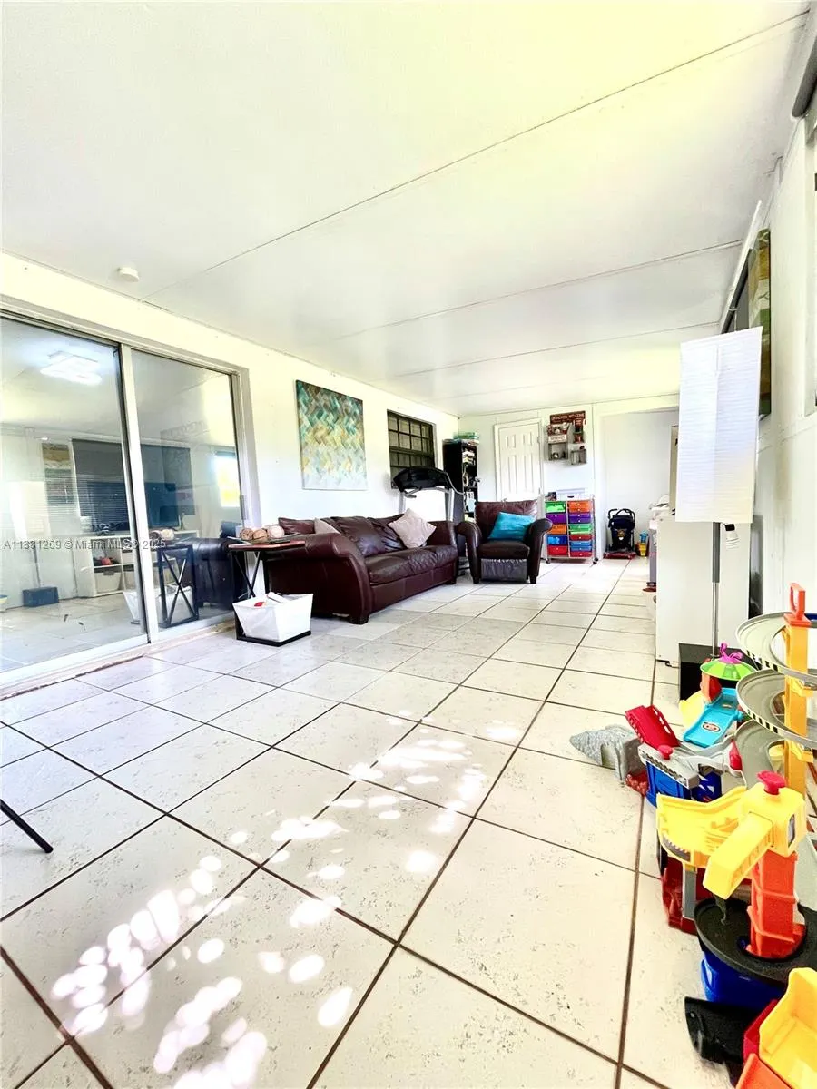 3860 NW 59th Ave