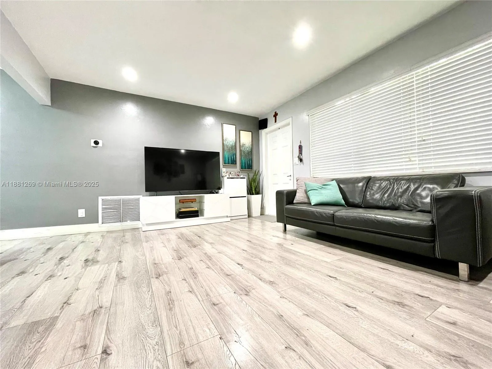 3860 NW 59th Ave
