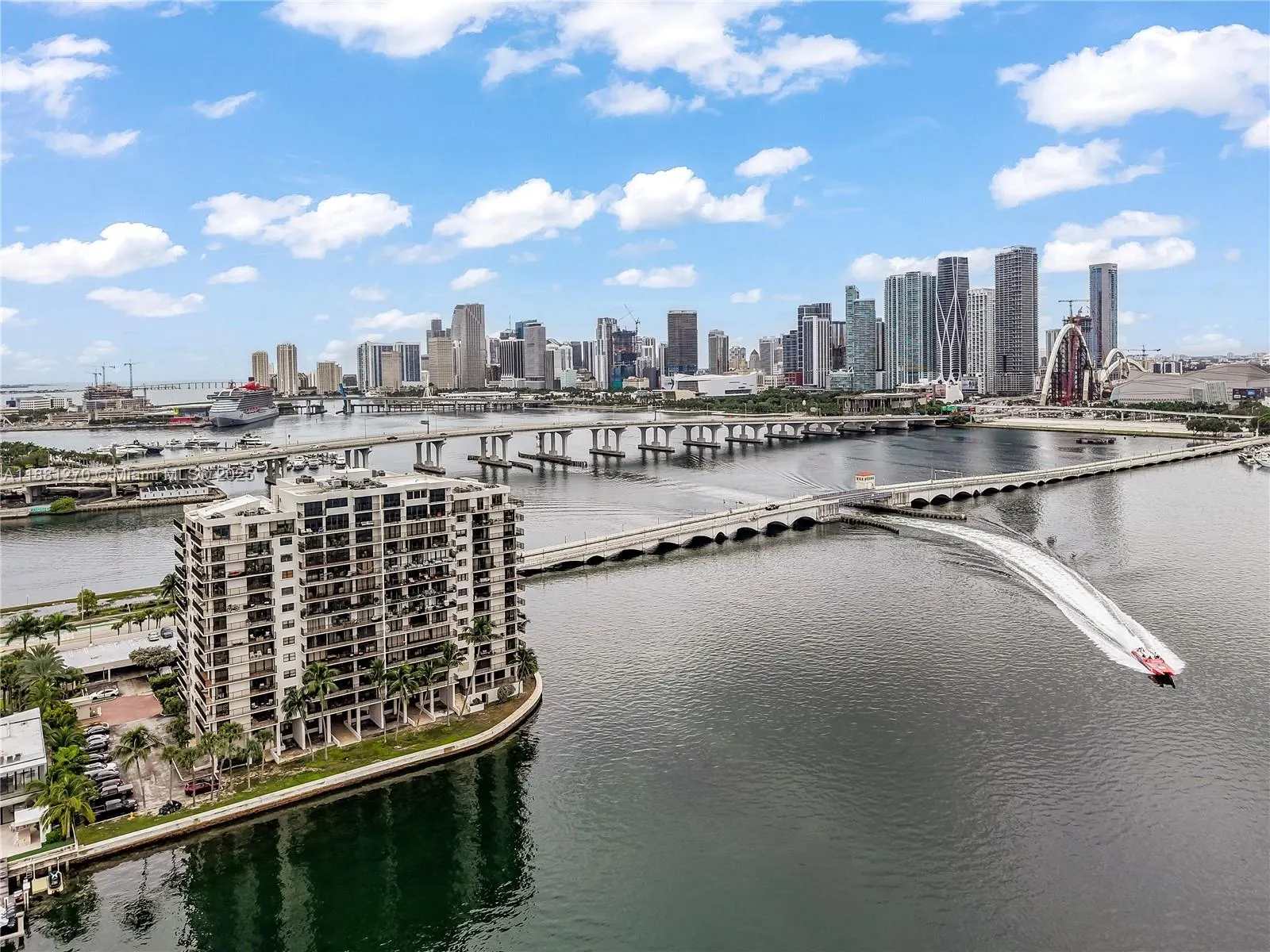 801 N Venetian Dr, #1002