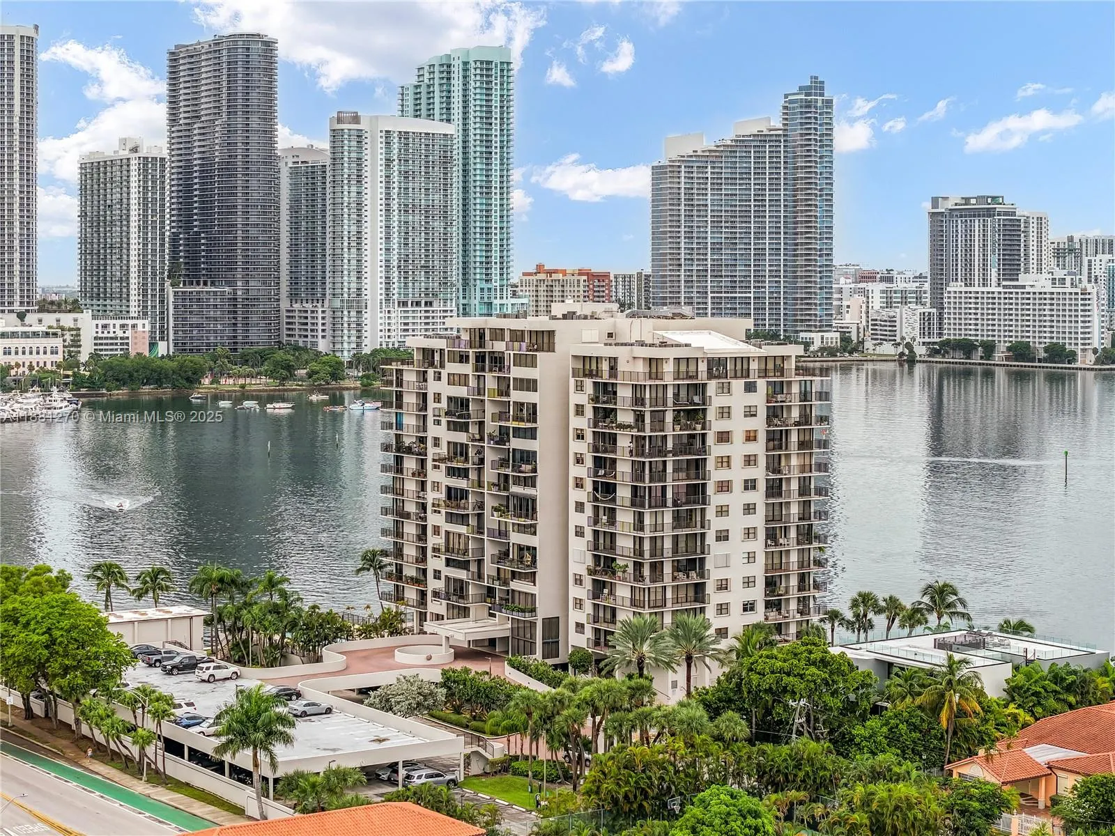 801 N Venetian Dr, #1002