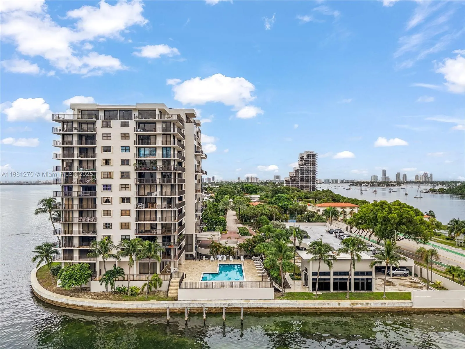 801 N Venetian Dr, #1002
