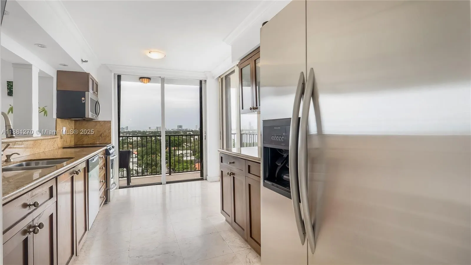 801 N Venetian Dr, #1002