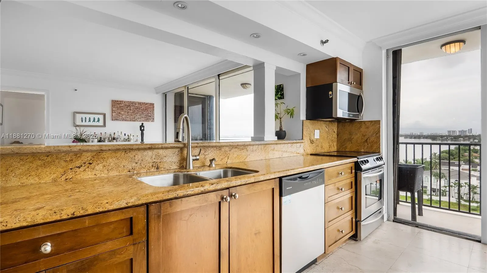 801 N Venetian Dr, #1002
