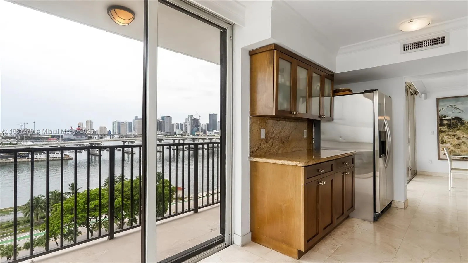 801 N Venetian Dr, #1002