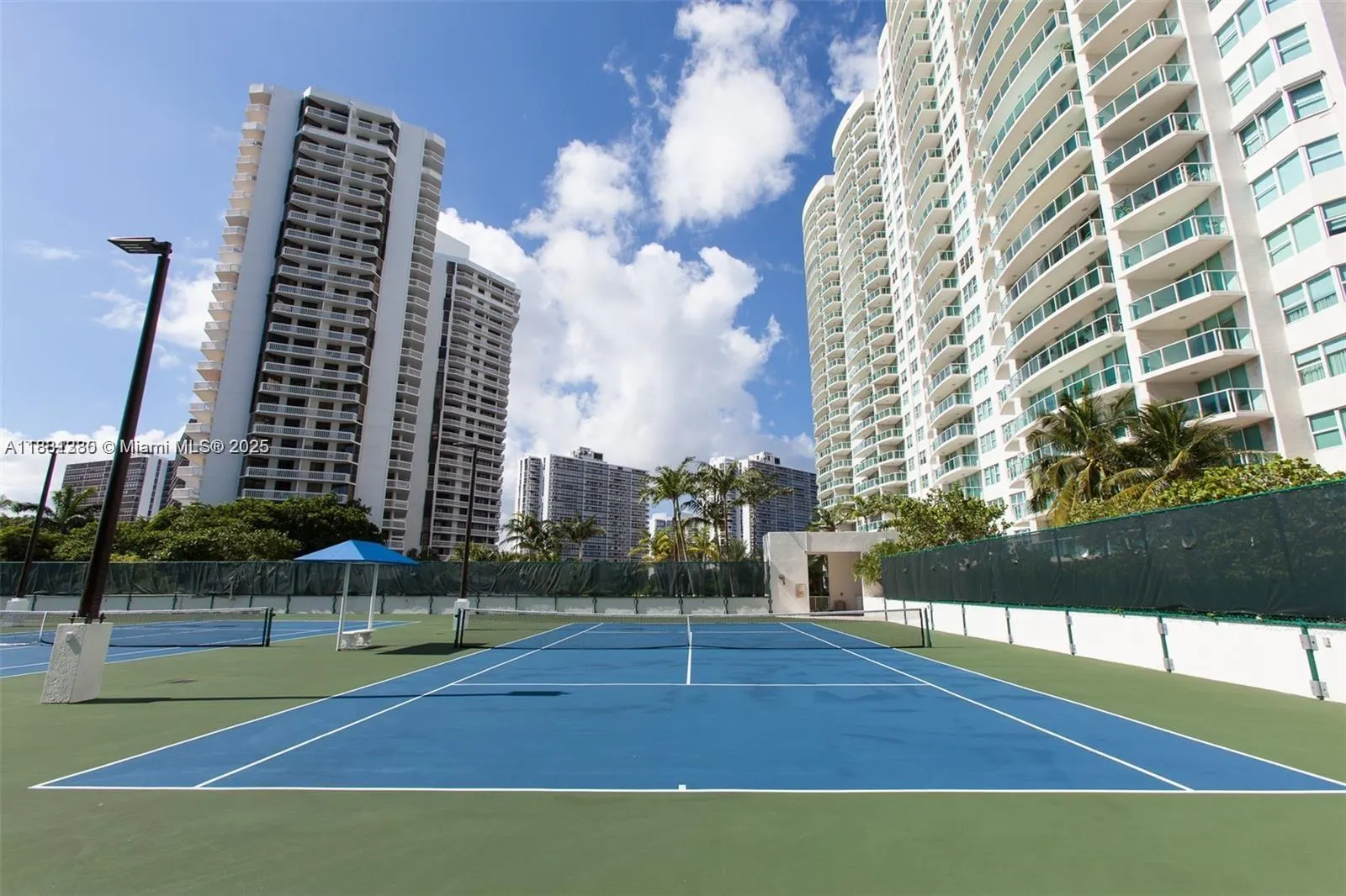 20201 E Country Club Dr, #504