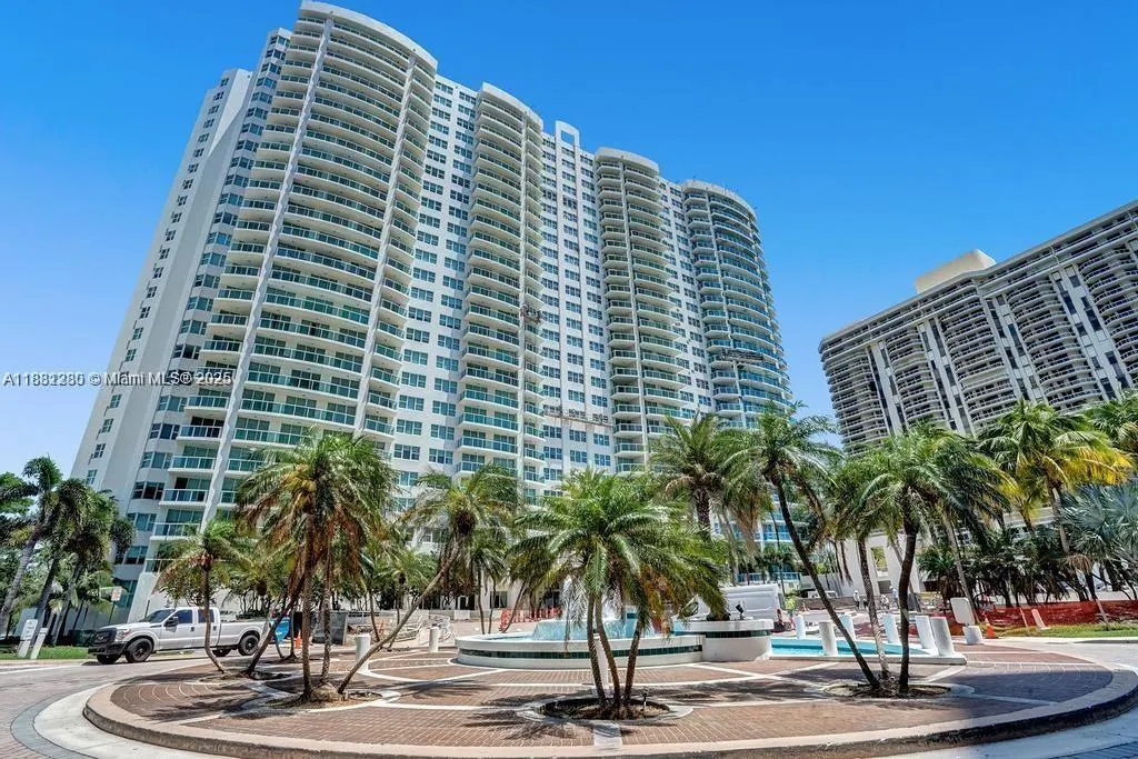 20201 E Country Club Dr, #504