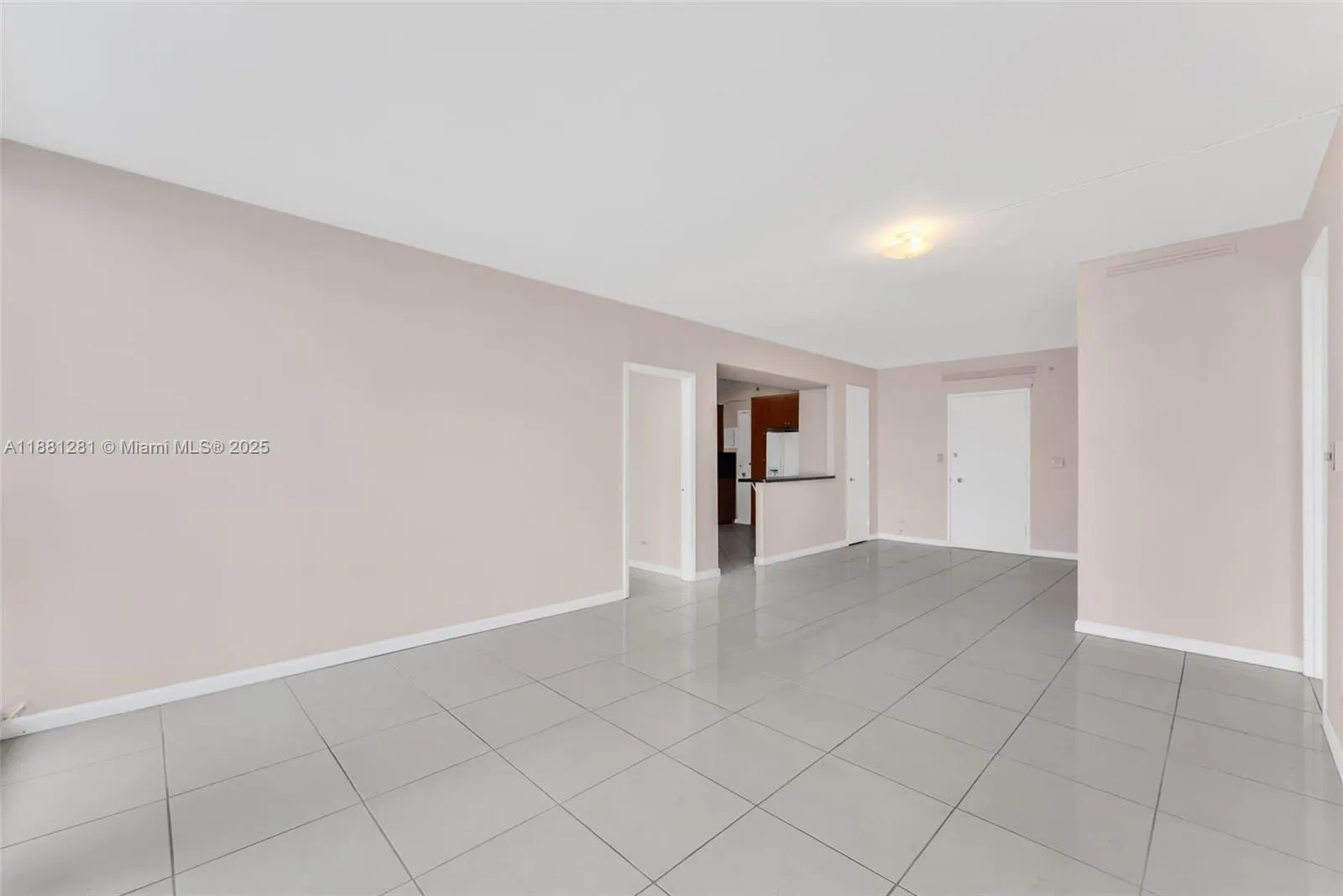 5055 Collins Ave, #7N