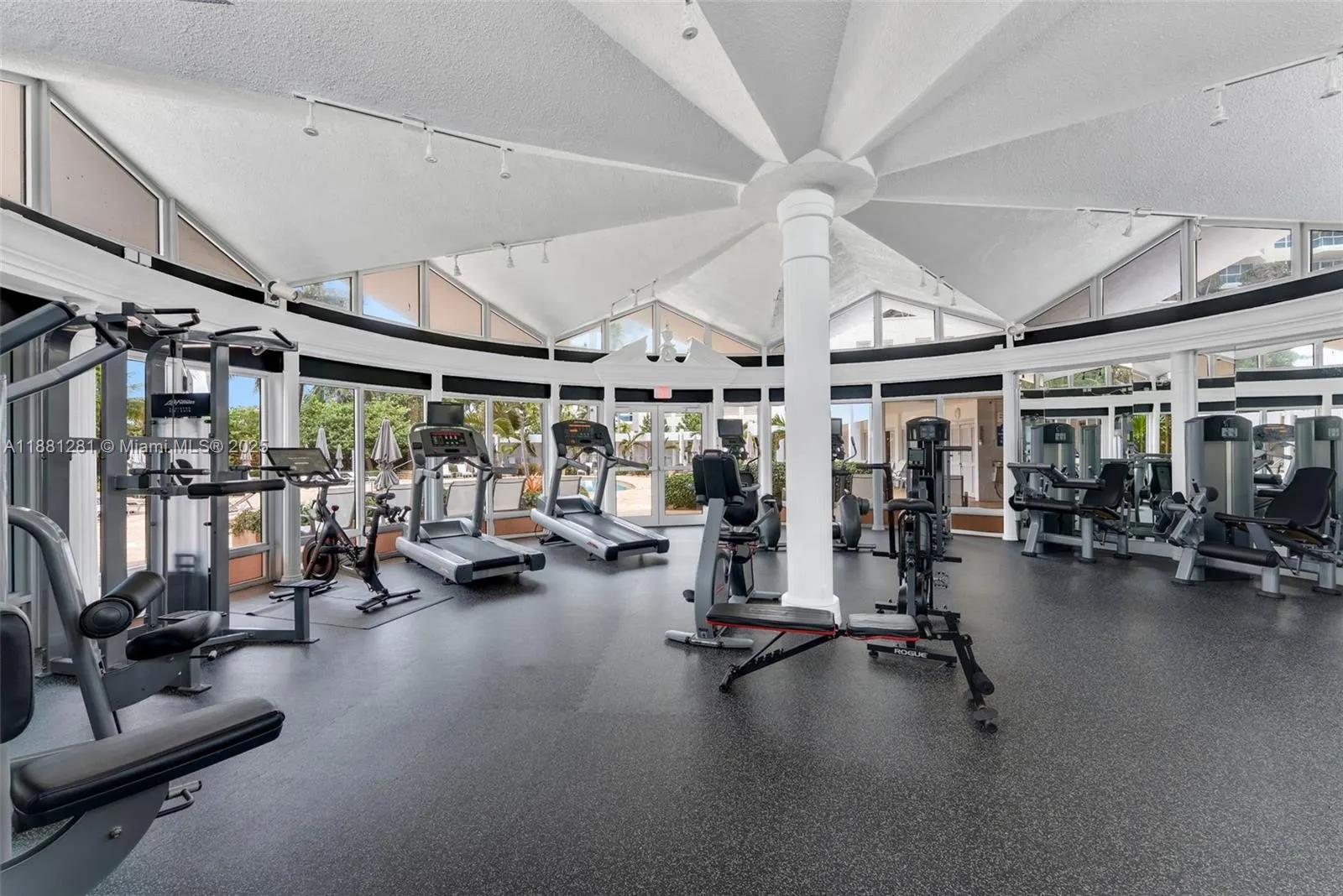 5055 Collins Ave, #7N