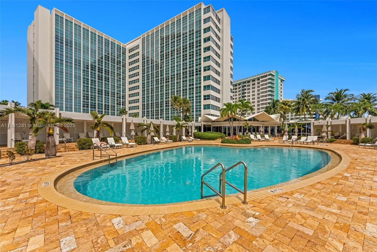 5055 Collins Ave, #7N