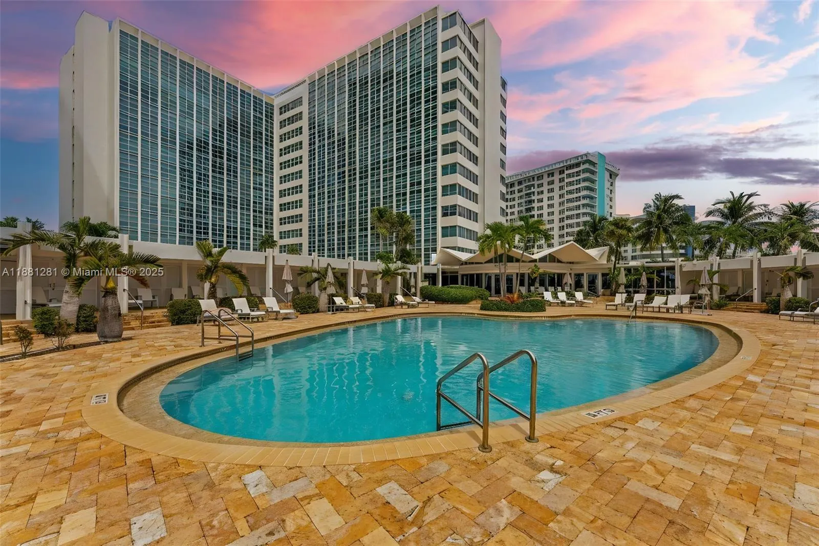 5055 Collins Ave, #7N