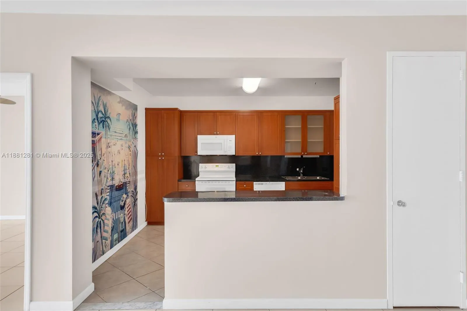 5055 Collins Ave, #7N