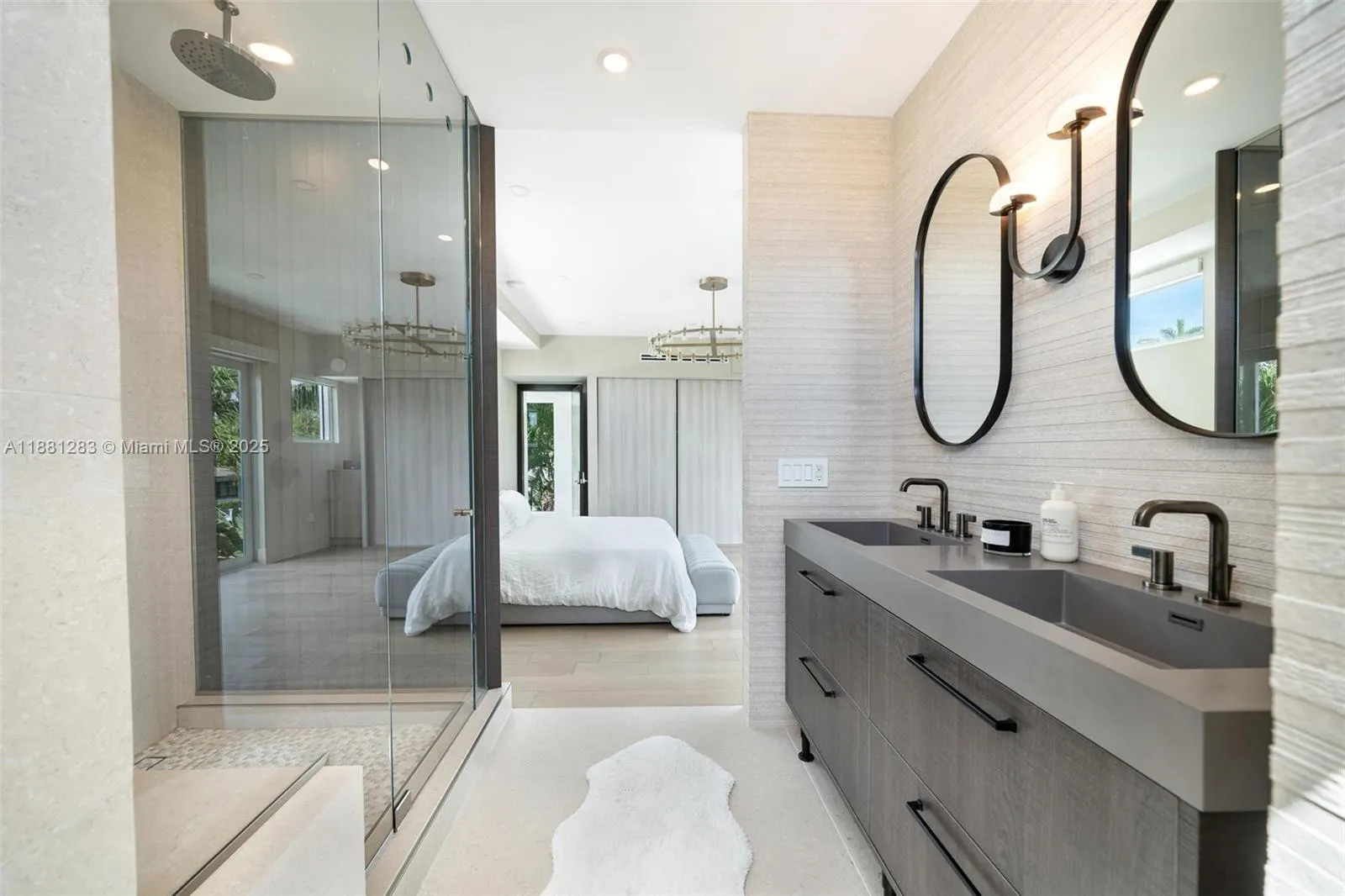520 E Dilido Dr