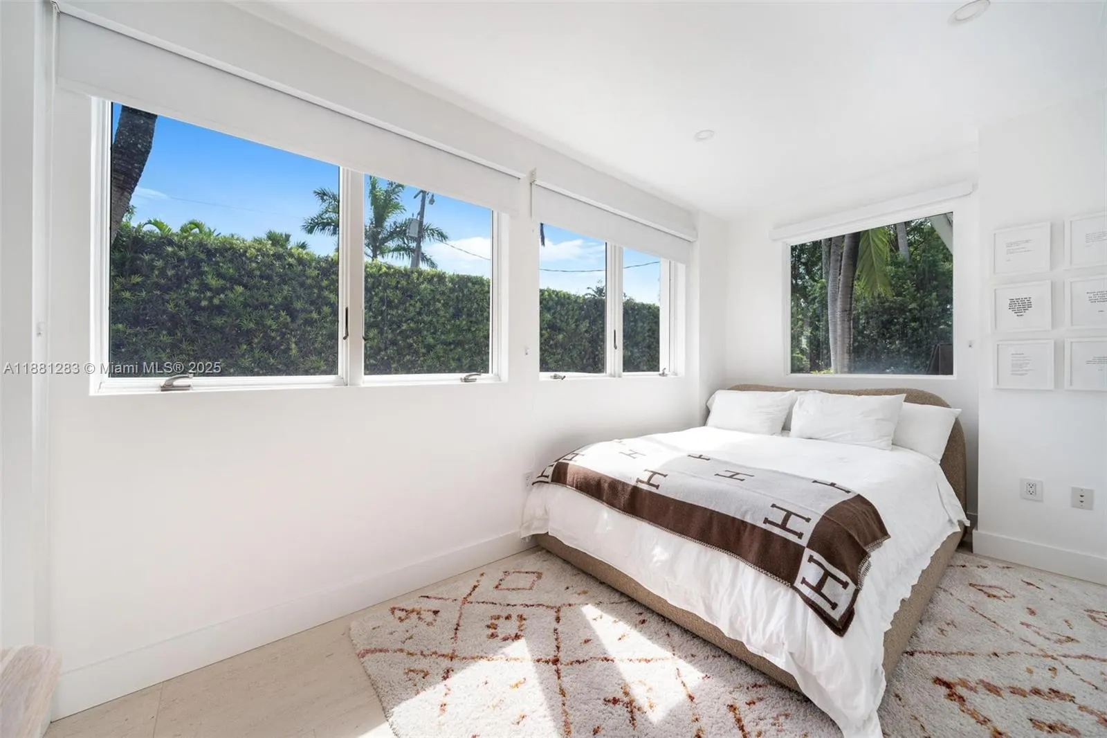 520 E Dilido Dr