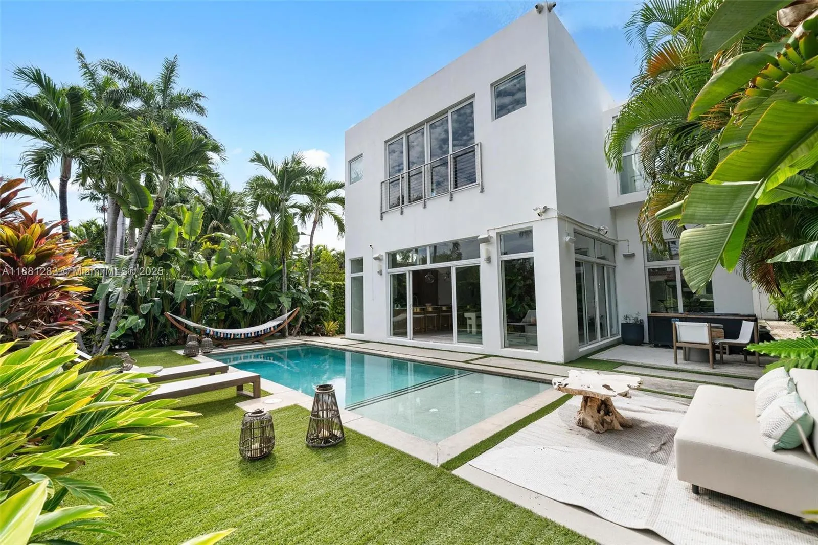 520 E Dilido Dr