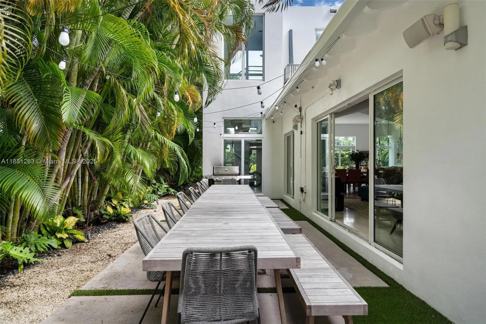 520 E Dilido Dr